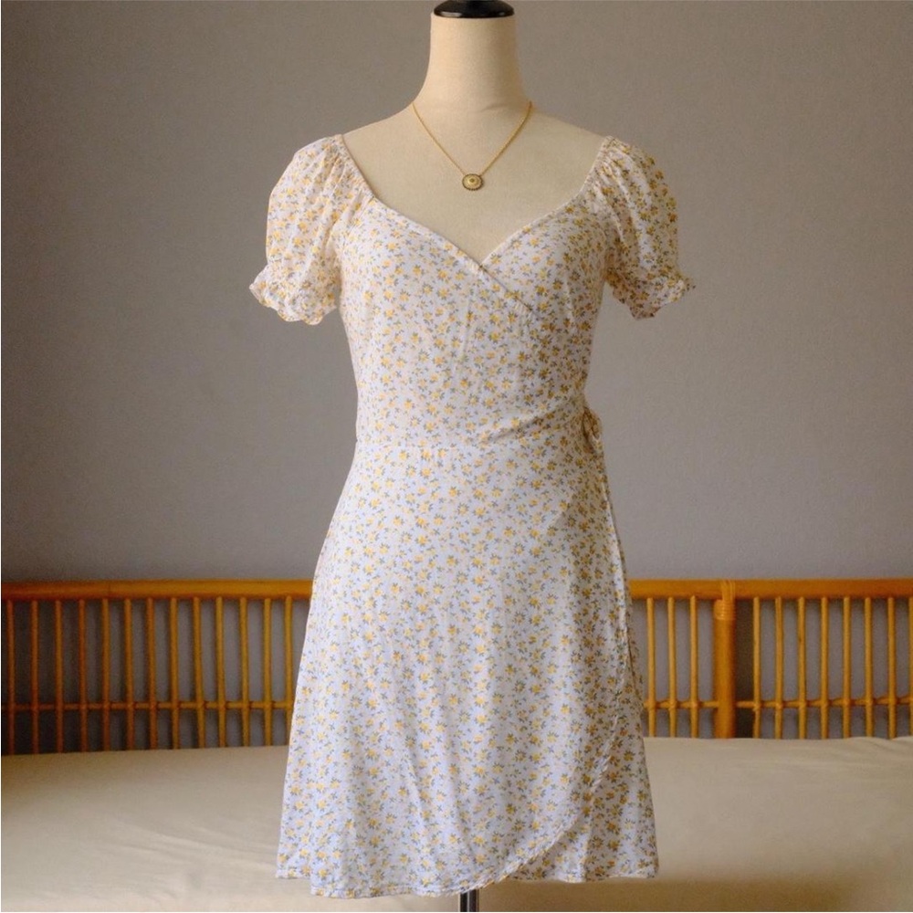 Hollister White & Yellow Floral Wrap Dress